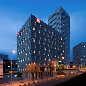 ** Otel Ibis Barcelona Santa Coloma İspanya